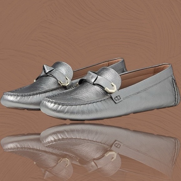 NWOT Cole Haan Women’s ‘Evelyn’ Bow Driver Loafer in “Pewter Metallic” Size 8.5 - Picture 1 of 16
